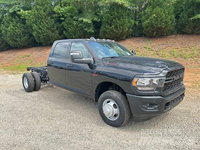 RAM 3500 كابينة والداخلية