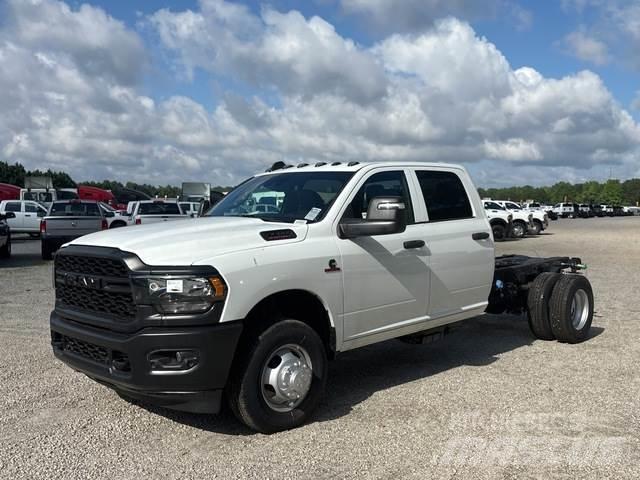 RAM 3500 كابينة والداخلية