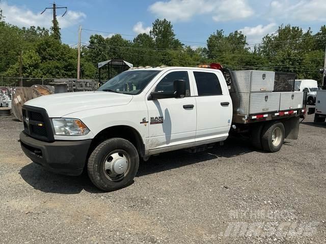 RAM 3500 شاحنات مسطحة/مفصلية الجوانب