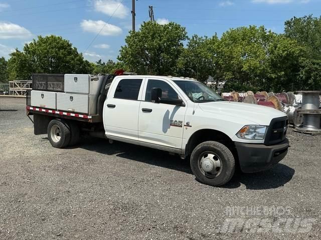 RAM 3500 شاحنات مسطحة/مفصلية الجوانب