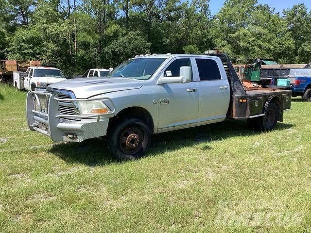 RAM 3500 شاحنات مسطحة/مفصلية الجوانب