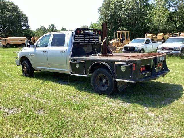 RAM 3500 شاحنات مسطحة/مفصلية الجوانب