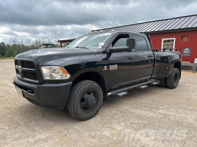 RAM 3500 شاحنات خفيفة/مفصلية الجوانب