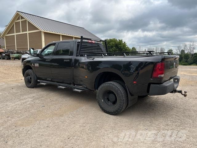 RAM 3500 شاحنات خفيفة/مفصلية الجوانب
