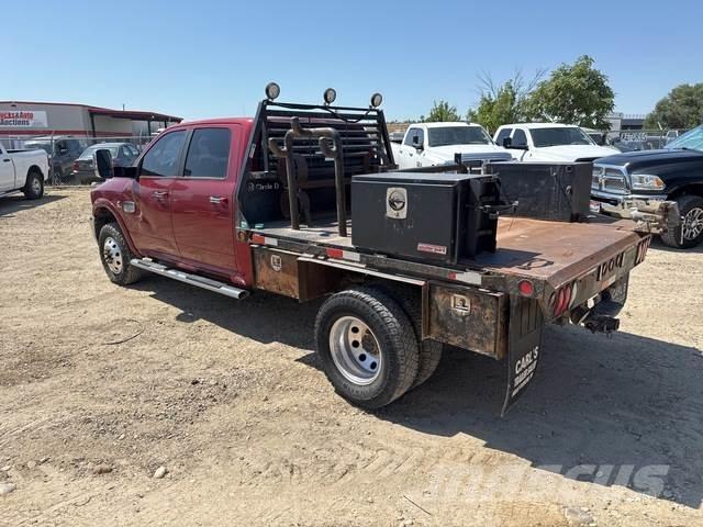 RAM 3500 شاحنات مسطحة/مفصلية الجوانب
