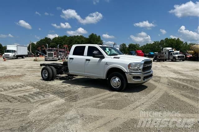 RAM 3500 كابينة والداخلية