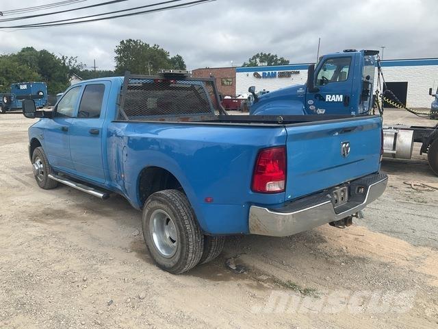 RAM 3500 شاحنات خفيفة/مفصلية الجوانب