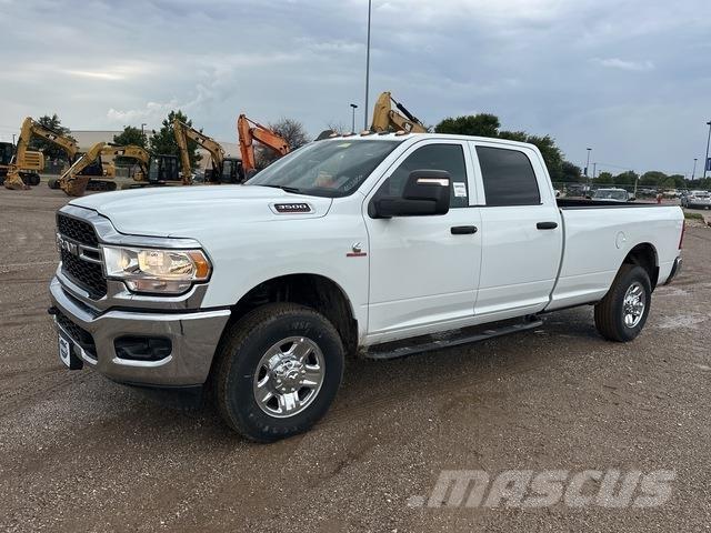 RAM 3500 شاحنات خفيفة/مفصلية الجوانب
