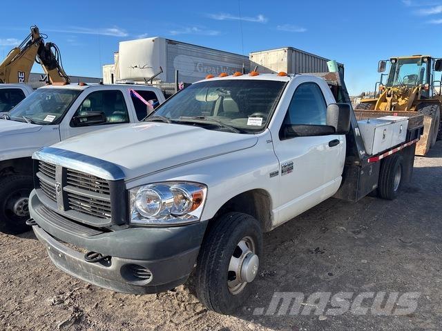 RAM 3500 شاحنات مسطحة/مفصلية الجوانب