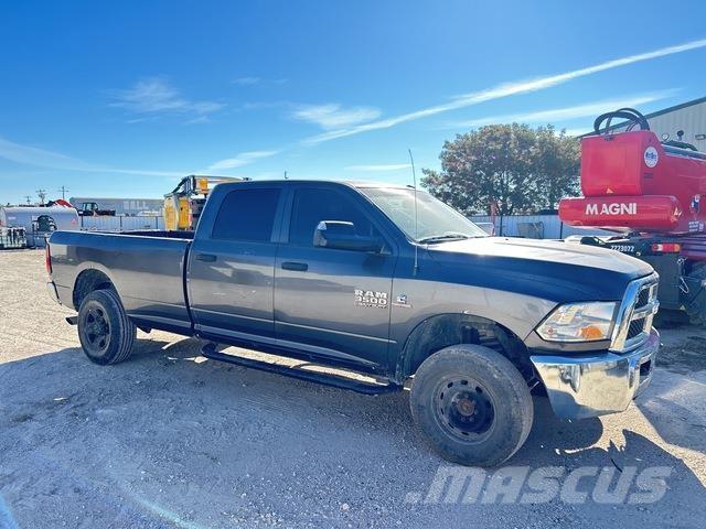 RAM 3500 شاحنات خفيفة/مفصلية الجوانب