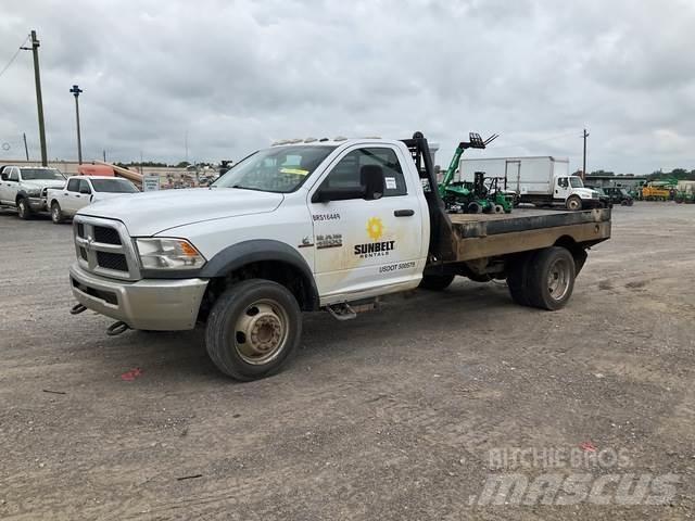 RAM 4500 شاحنات مسطحة/مفصلية الجوانب