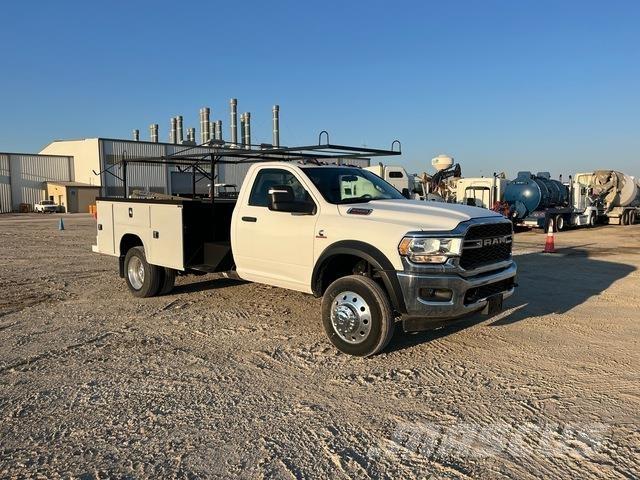 RAM 4500 شاحنات خفيفة/مفصلية الجوانب