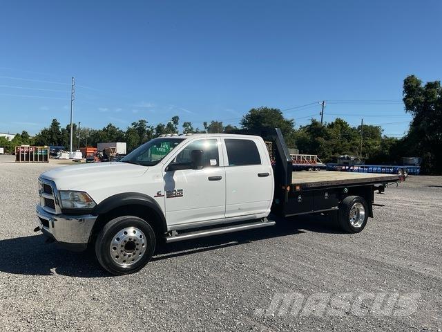 RAM 4500 شاحنات مسطحة/مفصلية الجوانب