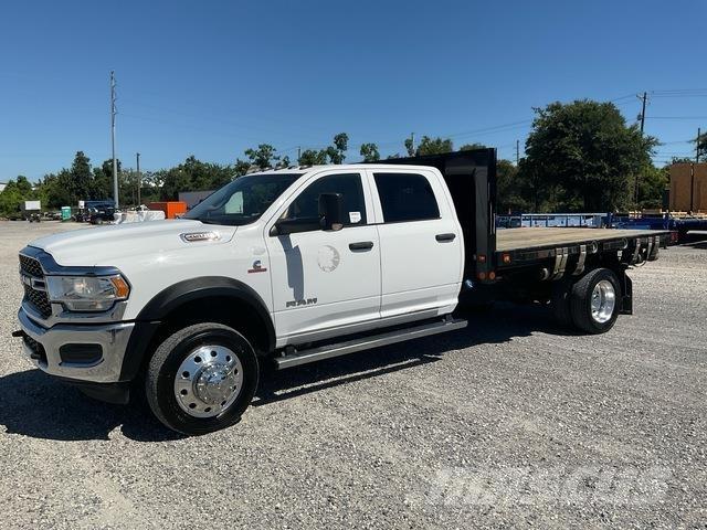 RAM 4500 شاحنات مسطحة/مفصلية الجوانب