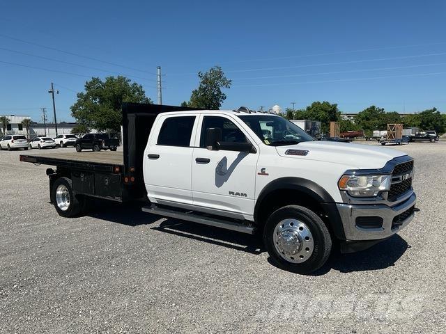 RAM 4500 شاحنات مسطحة/مفصلية الجوانب