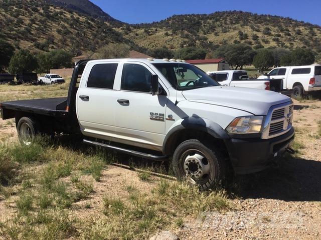 RAM 4500 شاحنات مسطحة/مفصلية الجوانب