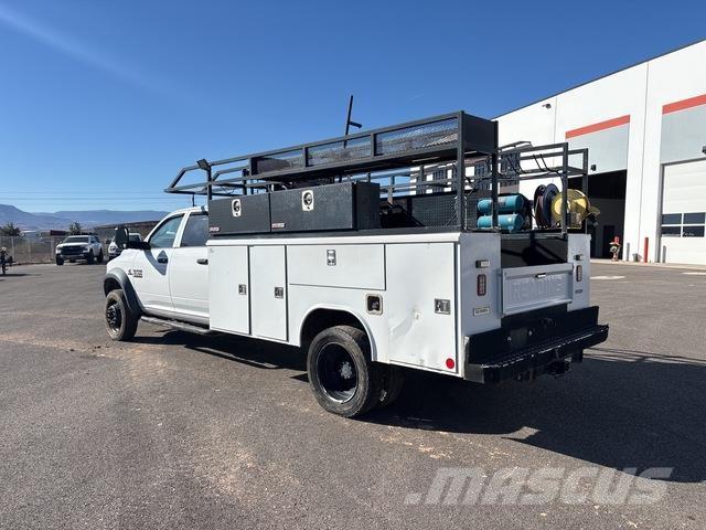 RAM 4500 شاحنات خفيفة/مفصلية الجوانب