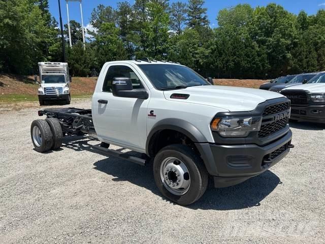 RAM 5500 كابينة والداخلية