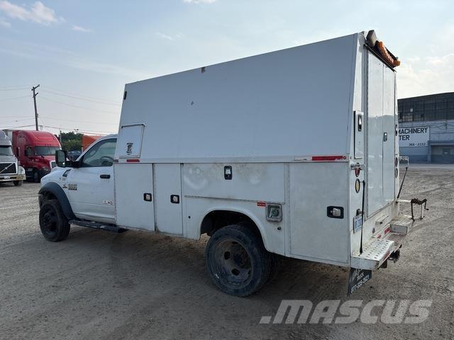 RAM 5500 شاحنات خفيفة/مفصلية الجوانب