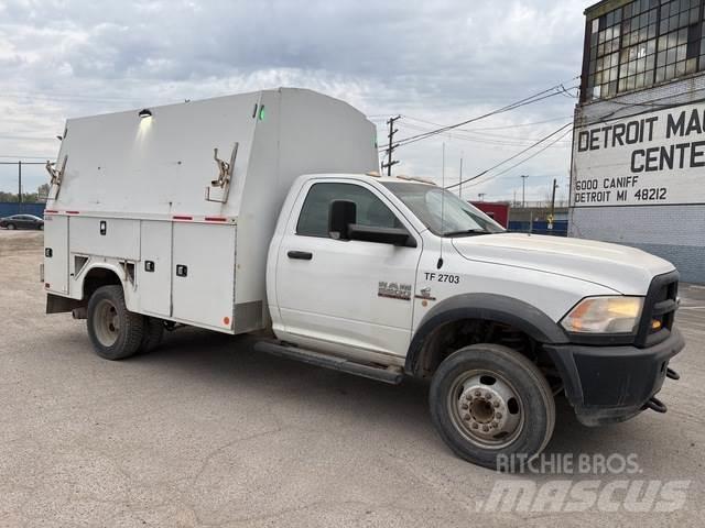 RAM 5500 شاحنات خفيفة/مفصلية الجوانب