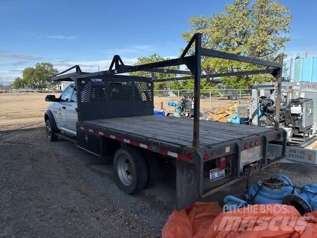 RAM 5500 شاحنات مسطحة/مفصلية الجوانب