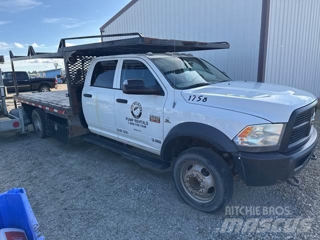 RAM 5500 شاحنات مسطحة/مفصلية الجوانب