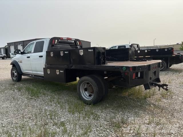 RAM 5500 شاحنات مسطحة/مفصلية الجوانب