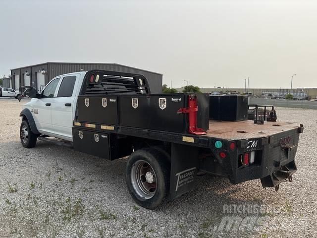 RAM 5500 شاحنات مسطحة/مفصلية الجوانب