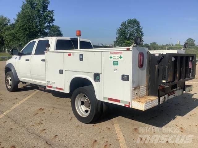 RAM 5500 شاحنات خفيفة/مفصلية الجوانب