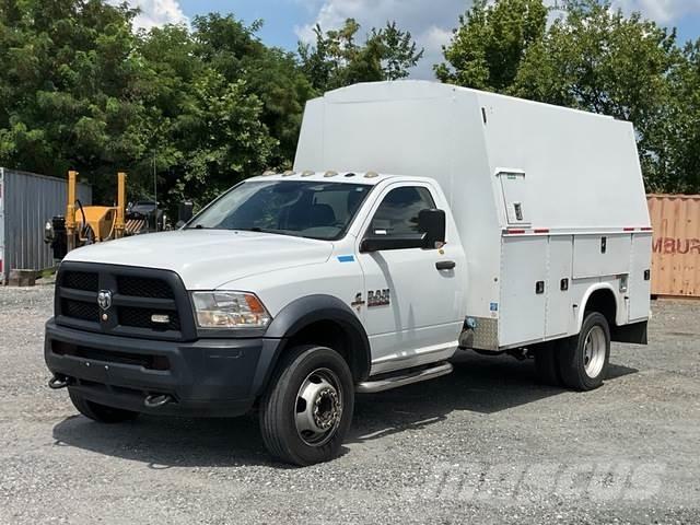 RAM 5500 شاحنات خفيفة/مفصلية الجوانب