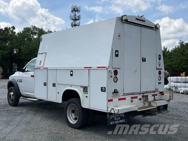 RAM 5500 شاحنات خفيفة/مفصلية الجوانب