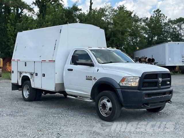 RAM 5500 شاحنات خفيفة/مفصلية الجوانب