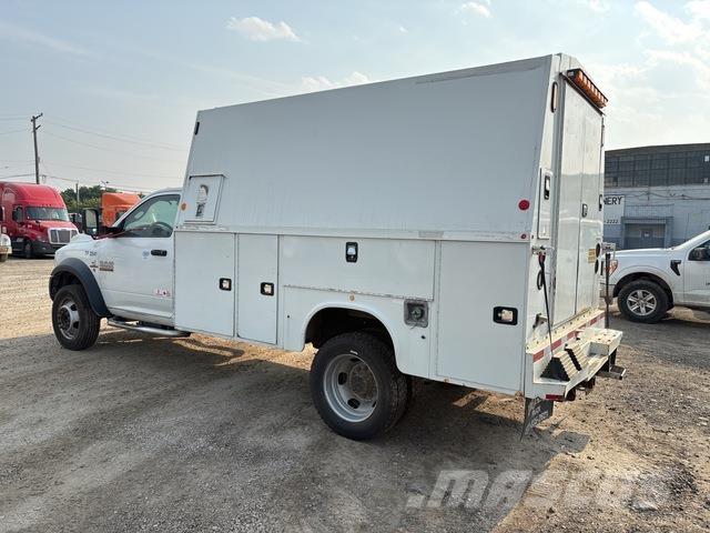RAM 5500 شاحنات خفيفة/مفصلية الجوانب