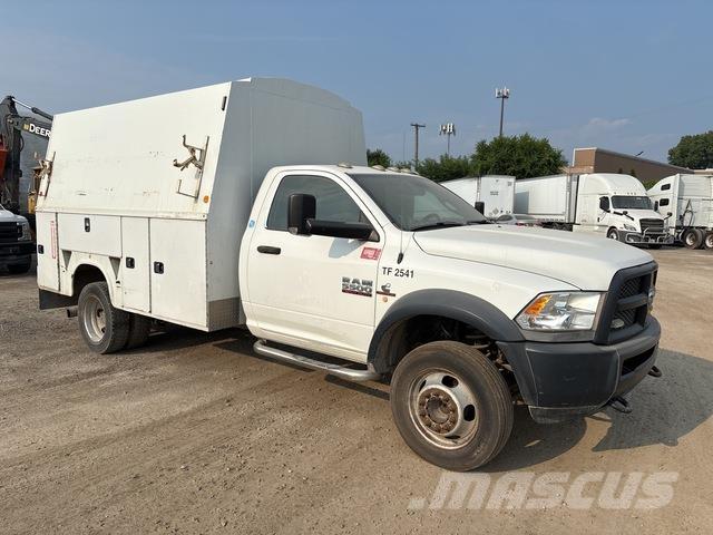 RAM 5500 شاحنات خفيفة/مفصلية الجوانب