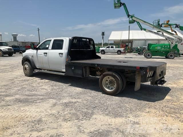 RAM 5500 شاحنات مسطحة/مفصلية الجوانب