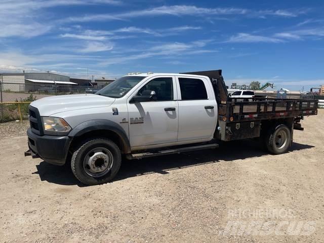 RAM 5500 شاحنات مسطحة/مفصلية الجوانب
