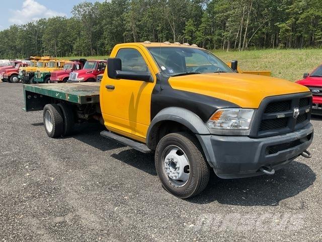 RAM 5500 شاحنات مسطحة/مفصلية الجوانب