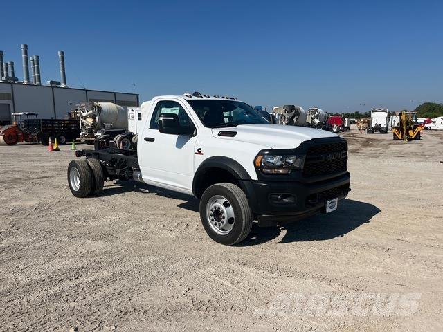 RAM 5500 كابينة والداخلية