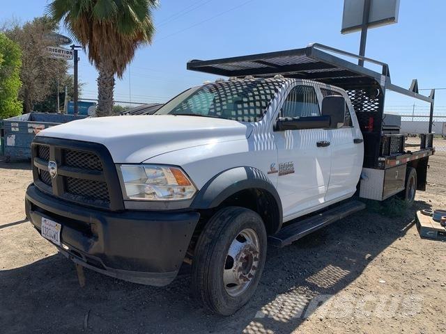 RAM 5500 شاحنات الرافعات
