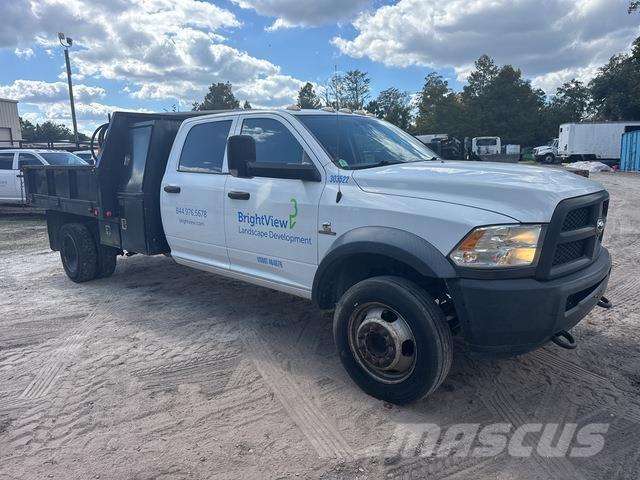 RAM 5500 شاحنات مسطحة/مفصلية الجوانب