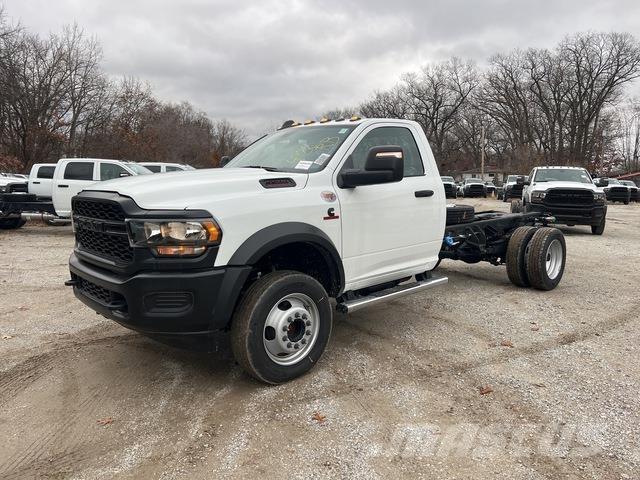 RAM 5500 كابينة والداخلية