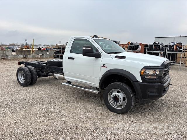 RAM 5500 كابينة والداخلية