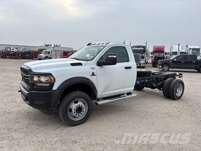 RAM 5500 كابينة والداخلية