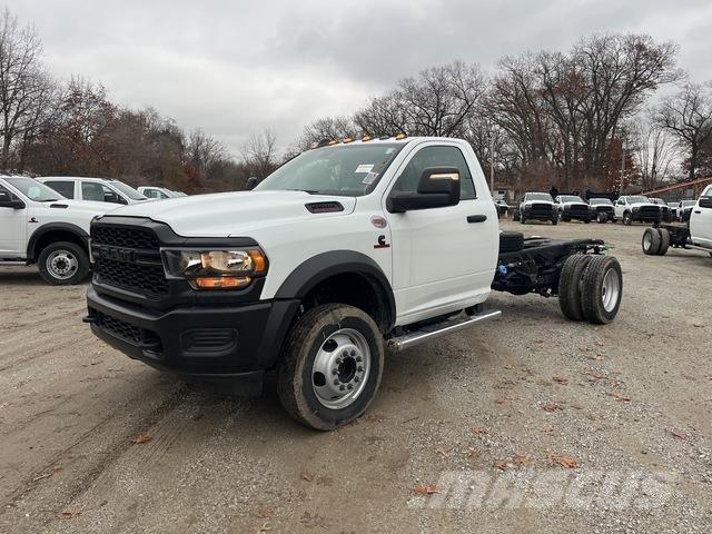 RAM 5500 كابينة والداخلية