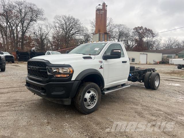 RAM 5500 كابينة والداخلية