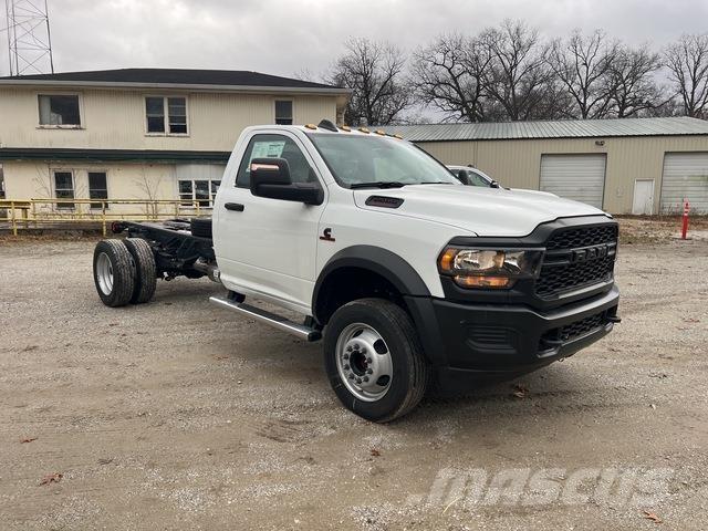 RAM 5500 كابينة والداخلية
