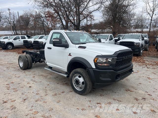 RAM 5500 كابينة والداخلية