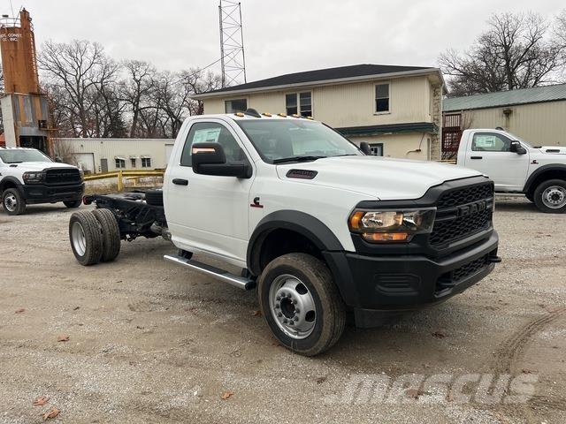 RAM 5500 كابينة والداخلية