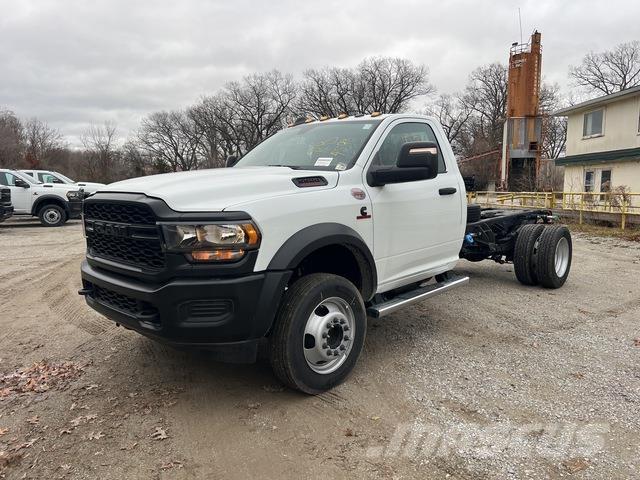 RAM 5500 كابينة والداخلية