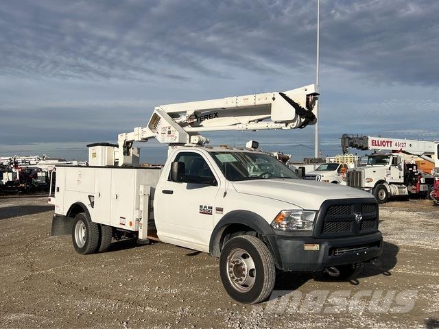 RAM 5500 المنصات الهوائية المثبتة على شاحنة